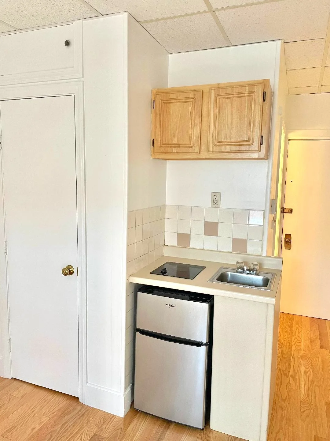 Studio bed, 1 bath apartment for rent at 272 Newbury St Unit 12A, Back Bay — photo 3 of 5