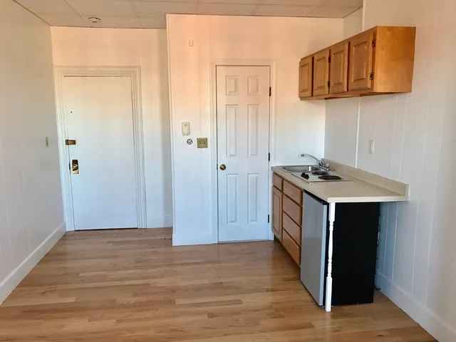 Studio bed, 1 bath apartment for rent at 272 Newbury St Unit 15, Back Bay — photo 3 of 5