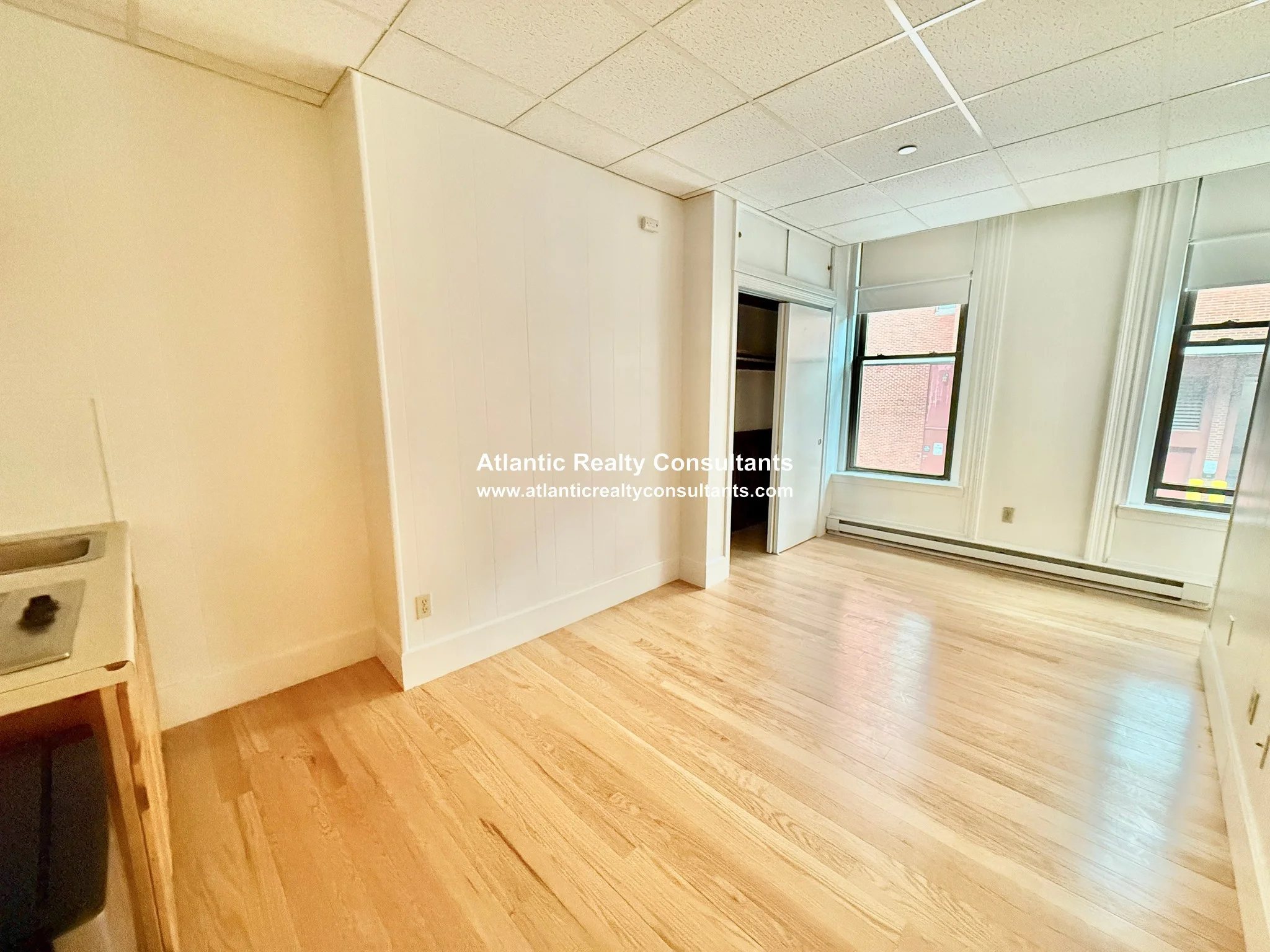 Studio bed, 1 bath apartment for rent at 272 Newbury St Unit 201, Back Bay — photo 4 of 7