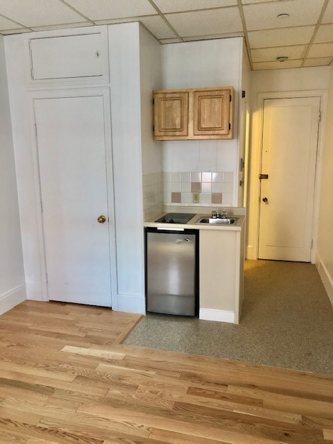 Studio bed, 1 bath apartment for rent at 272 Newbury St Unit 4, Back Bay — photo 2 of 5