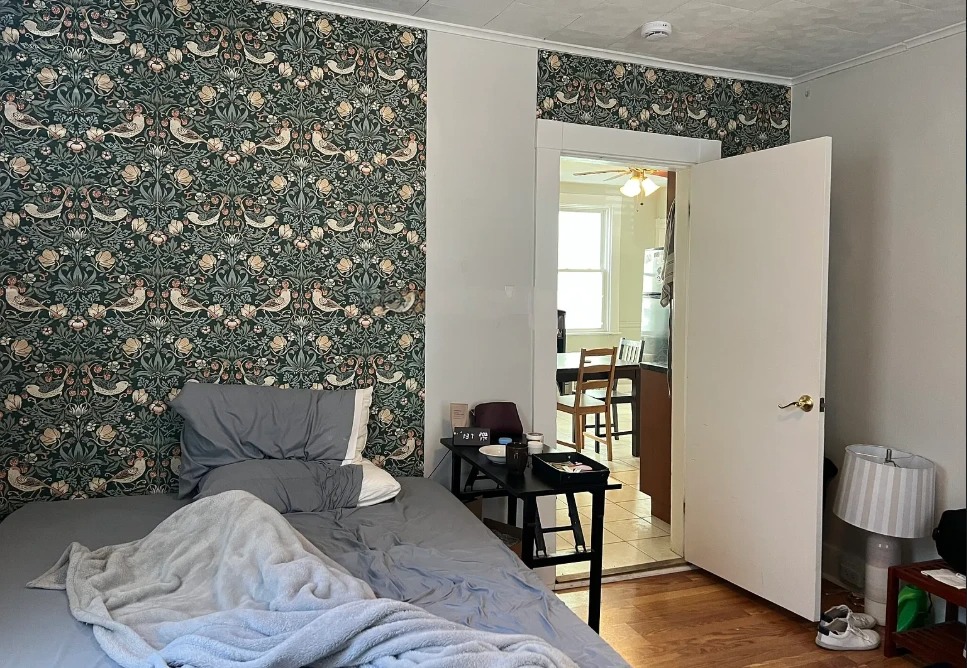 3 bed, 1 bath apartment for rent at 273 Cardinal Medeiros Ave Unit 2, Wellington-Harrington — photo 11 of 21
