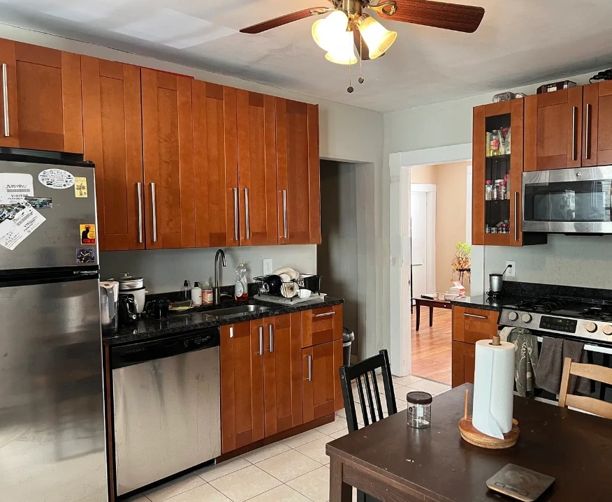 3 bed, 1 bath apartment for rent at 273 Cardinal Medeiros Ave Unit 2, Wellington-Harrington — photo 2 of 21