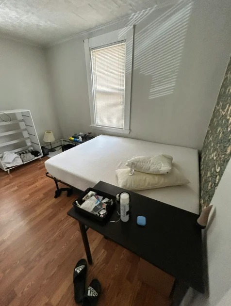 3 bed, 1 bath apartment for rent at 273 Cardinal Medeiros Ave Unit 2, Wellington-Harrington — photo 13 of 21