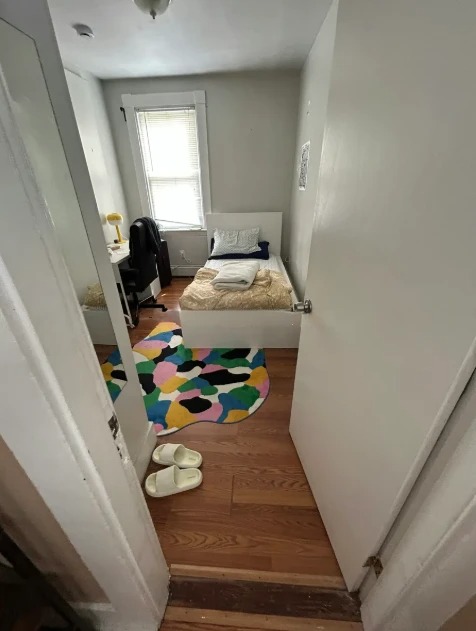 3 bed, 1 bath apartment for rent at 273 Cardinal Medeiros Ave Unit 2A, Wellington-Harrington — photo 16 of 21