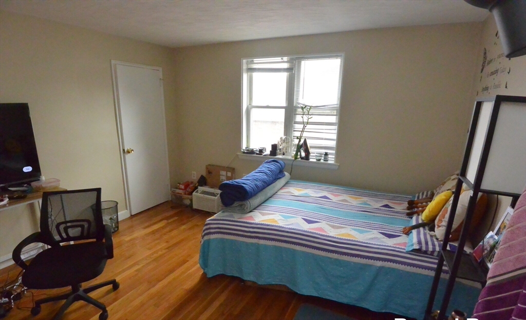 4 bed, 2 bath apartment for rent at 273 Corey Rd Unit n/a, Brighton — photo 7 of 10