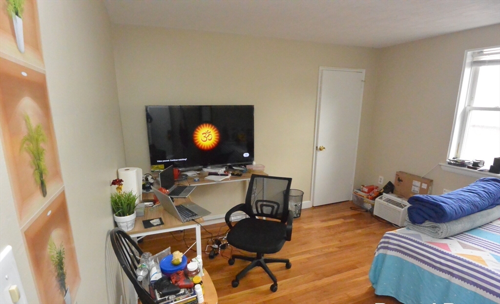 4 bed, 2 bath apartment for rent at 273 Corey Rd Unit n/a, Brighton — photo 6 of 10