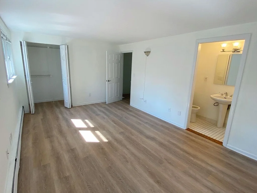 2 bed, 2 bath apartment for rent at 273 Cross St Unit 273, Winchester — photo 7 of 14