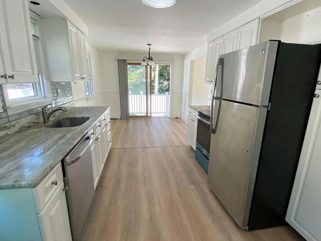 2 bed, 2 bath apartment for rent at 273 Cross St Unit 273, Winchester — photo 4 of 14