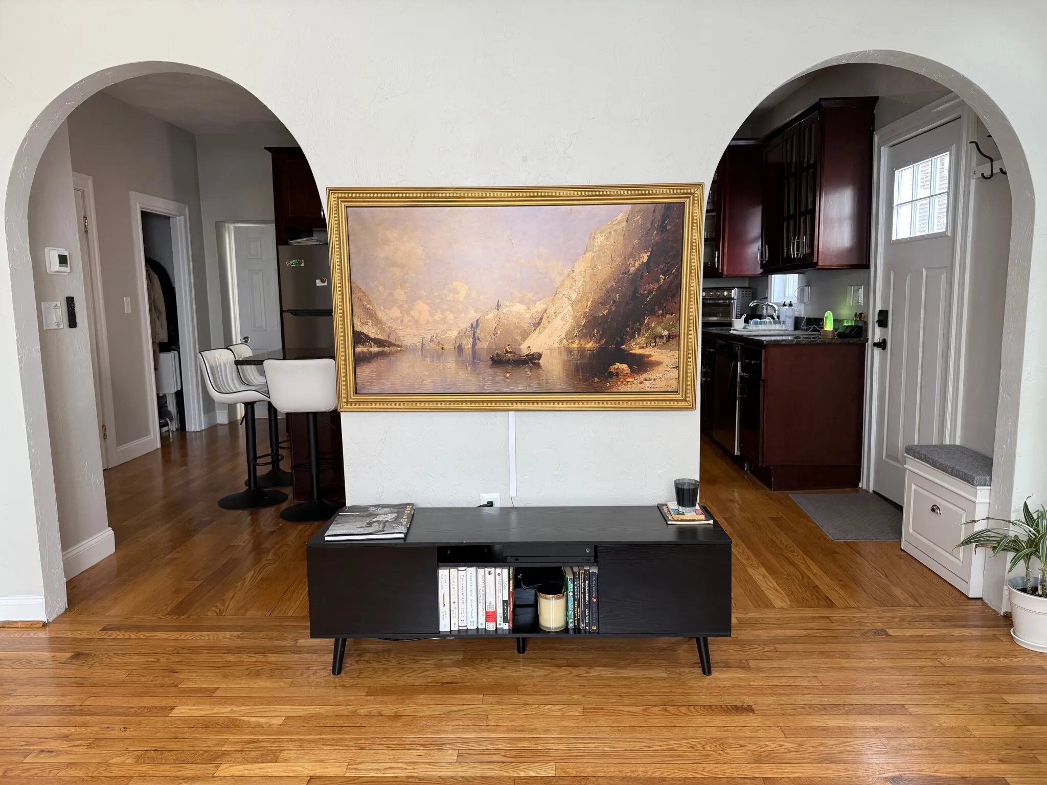 4 bed, 2 bath apartment for rent at 273 Dorchester St Unit 1, South Boston — photo 5 of 18