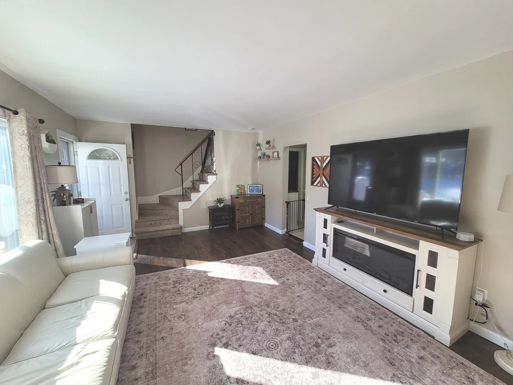 3 bed, 1 bath apartment for rent at 273 Forge Village Rd Unit Unit 1, Groton — photo 7 of 22