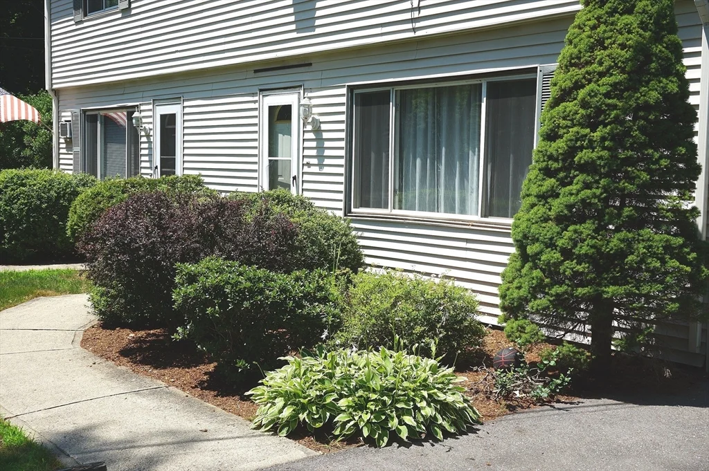 3 bed, 1 bath apartment for rent at 273 Forge Village Rd Unit Unit 1, Groton — photo 1 of 22