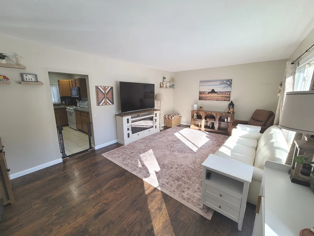 3 bed, 1 bath apartment for rent at 273 Forge Village Rd Unit Unit 1, Groton — photo 8 of 22