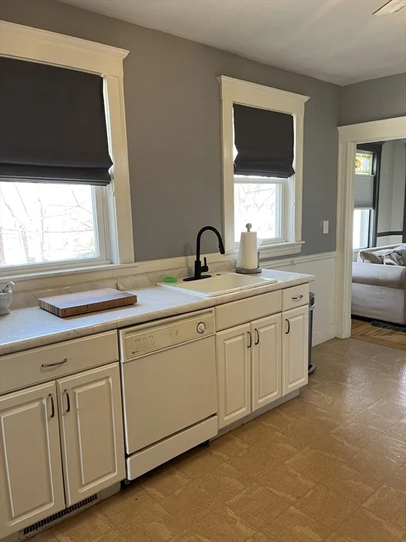 2 bed, 1 bath apartment for rent at 273 Franklin St Unit 1, Quincy — photo 4 of 22