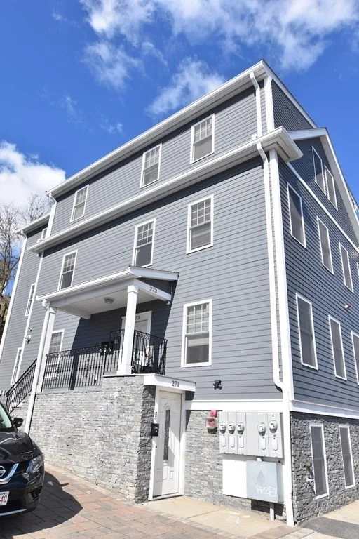 3 bed, 1 bath apartment for rent at 273 Hancock St Unit 2, Boston — photo 2 of 16