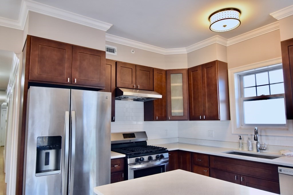 3 bed, 1 bath apartment for rent at 273 Hancock St Unit 3, Dorchester — photo 1 of 20