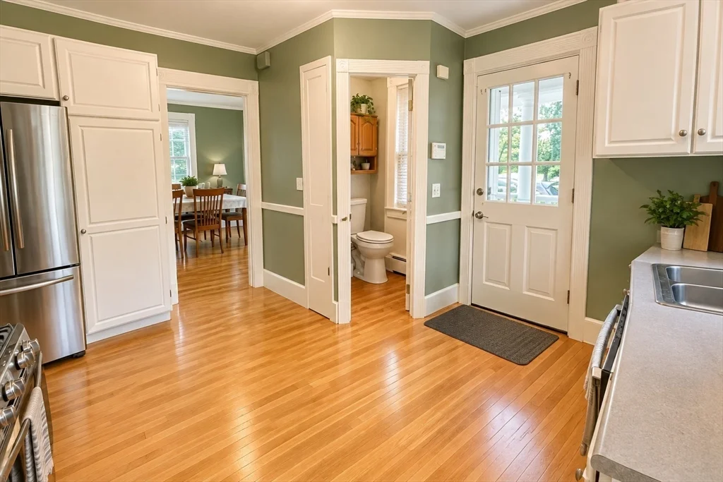 3 bed, 1 bath apartment for rent at 273 Main St, Wayland — photo 4 of 30