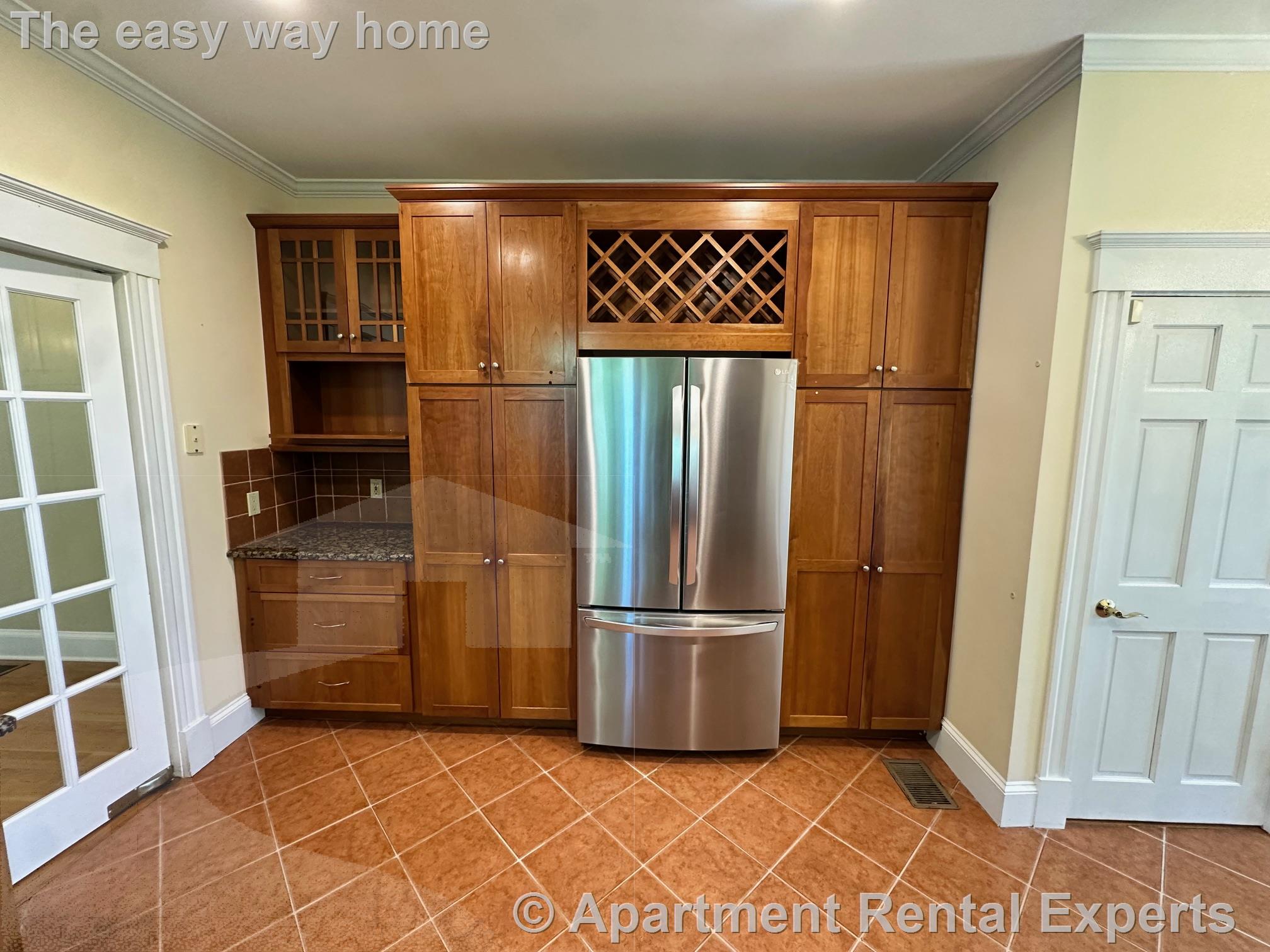 3 bed, 2 bath apartment for rent at 273 Mason Terr Unit 1, Coolidge Corner — photo 4 of 23