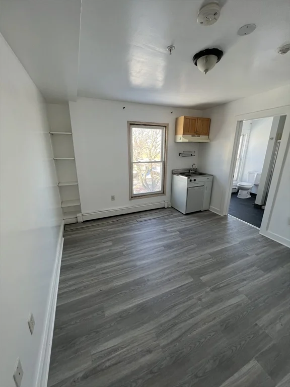 1 bed, 1 bath apartment for rent at 273 Newport Ave Unit 12, Quincy — photo 2 of 3