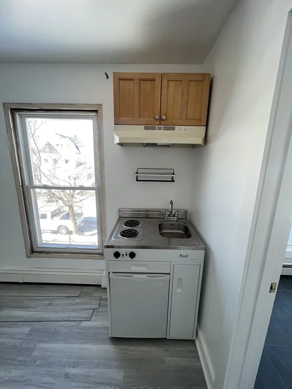 1 bed, 1 bath apartment for rent at 273 Newport Ave Unit 12, Quincy
