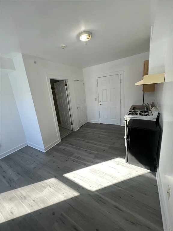 1 bed, 1 bath apartment for rent at 273 Newport Ave Unit 8, Quincy