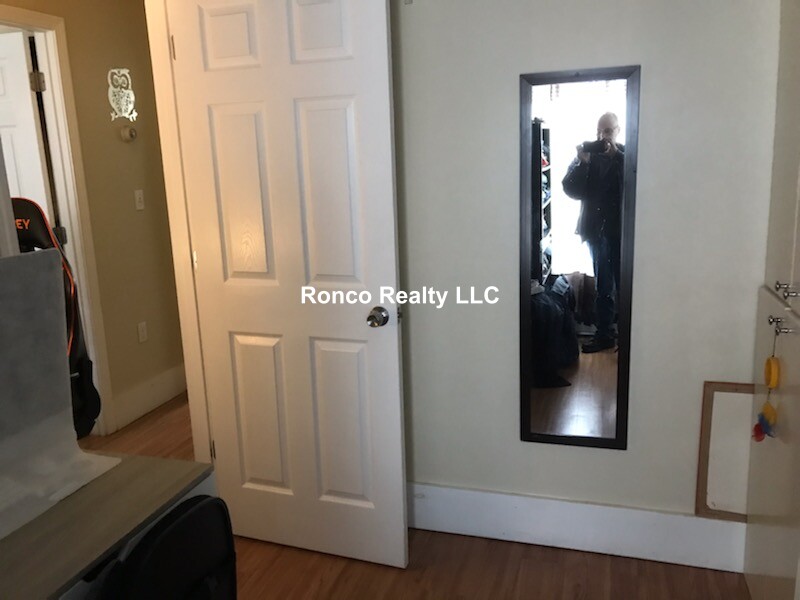 1.5 bed, 1 bath apartment for rent at 273 Paris St Unit 2, East Boston — photo 5 of 10