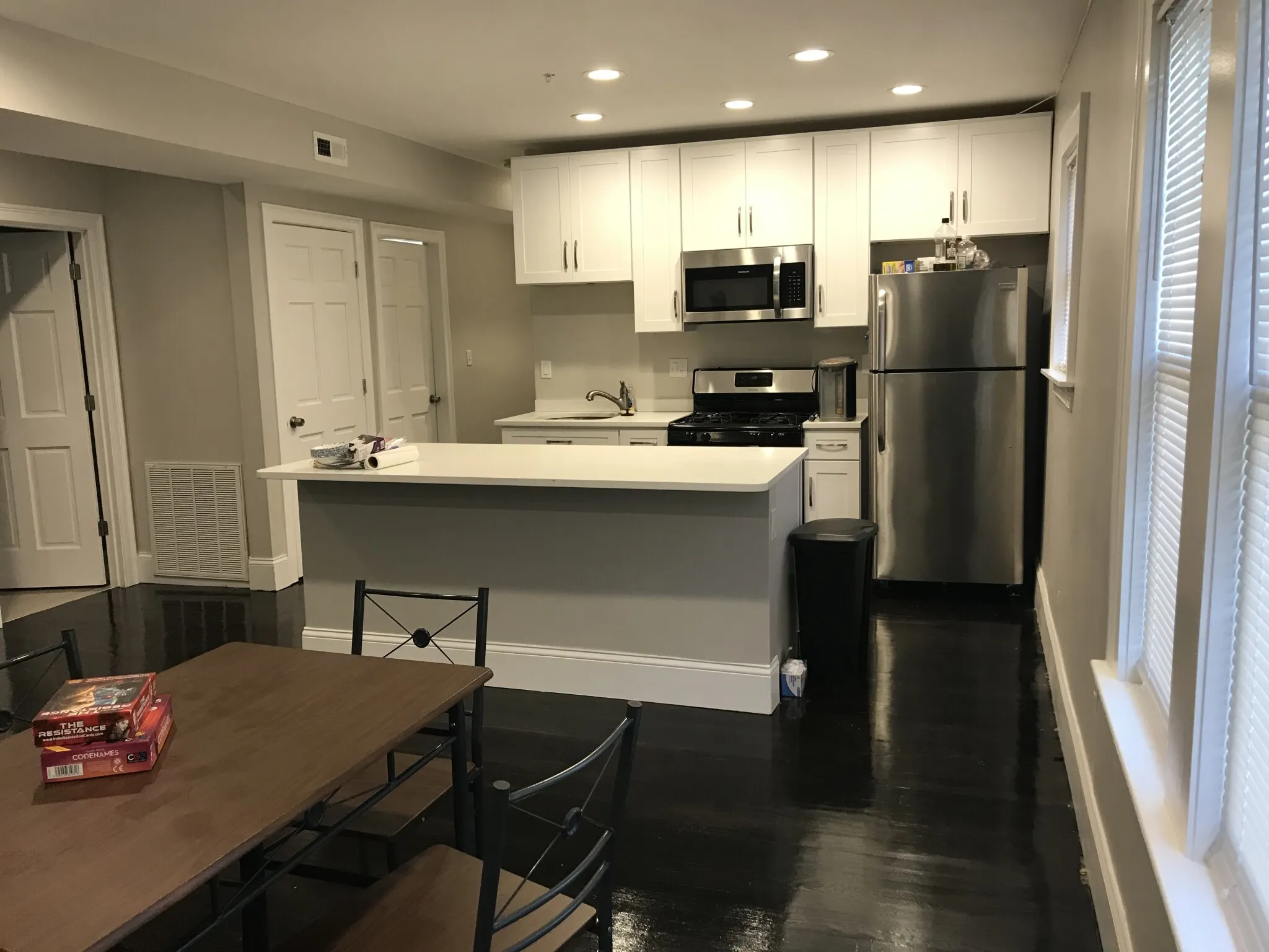 4 bed, 2 bath apartment for rent at 273 Parker Hill Ave Unit 1, Mission Hill — photo 2 of 7