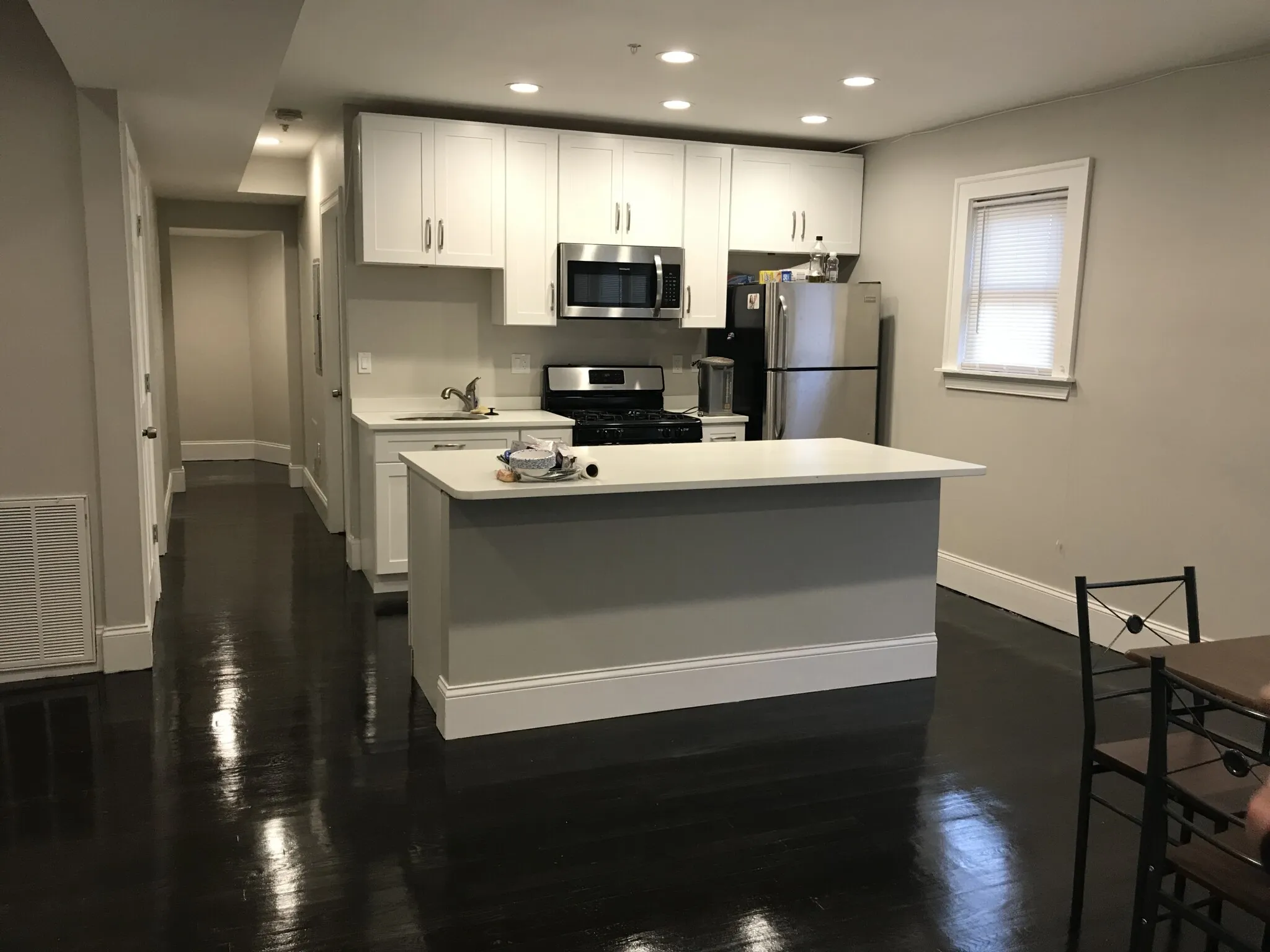 4 bed, 2 bath apartment for rent at 273 Parker Hill Ave Unit 1, Mission Hill