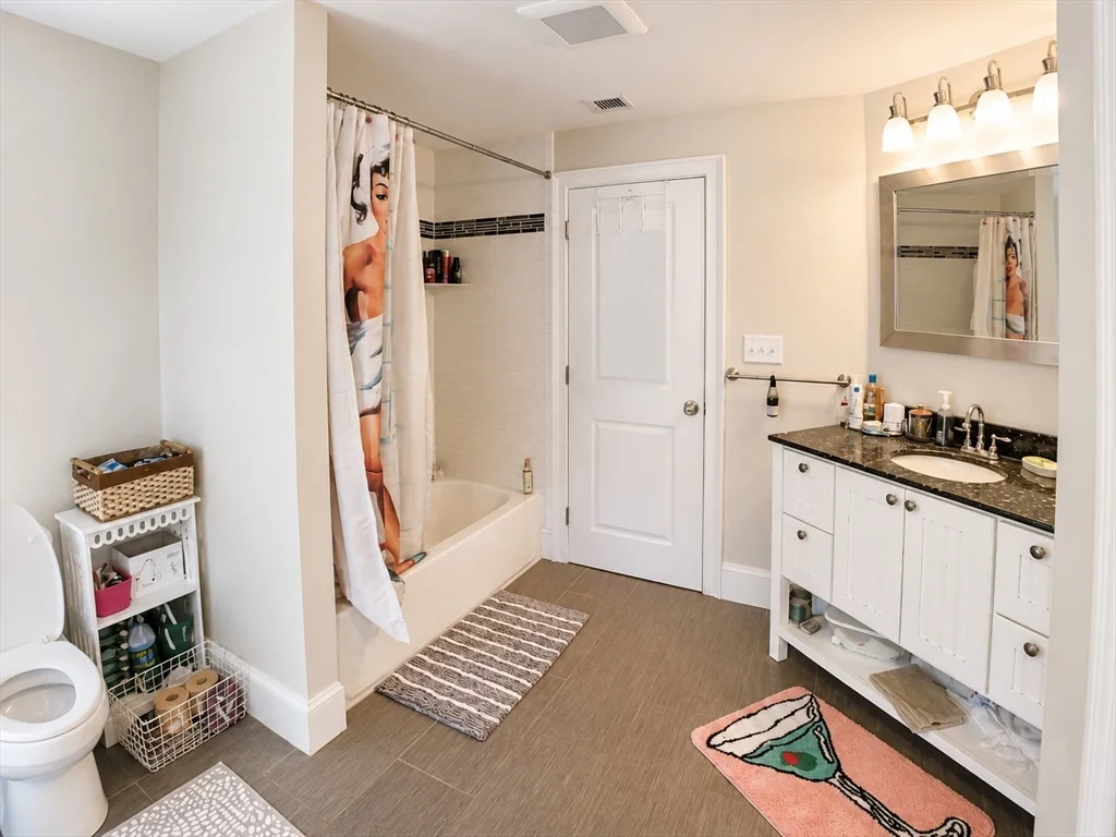 3 bed, 1 bath apartment for rent at 274 Bowdoin St Unit 3, Winthrop — photo 6 of 15
