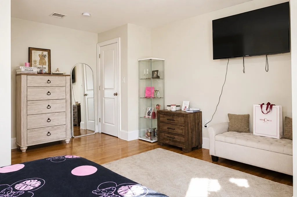 3 bed, 1 bath apartment for rent at 274 Bowdoin St Unit 3, Winthrop — photo 8 of 15