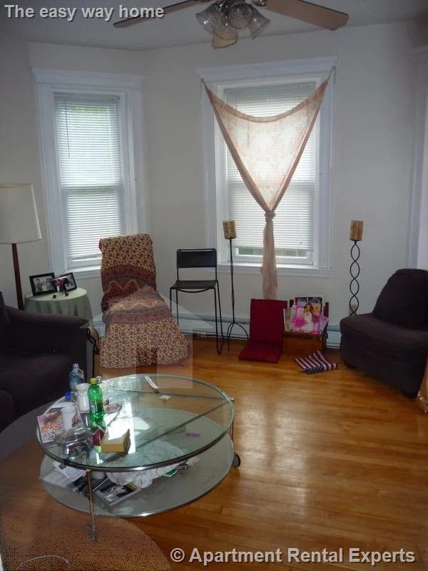 3 bed, 1 bath apartment for rent at 274 Brookline St Unit 2R, Cambridgeport — photo 1 of 9