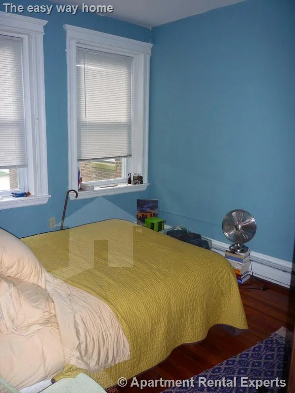 3 bed, 1 bath apartment for rent at 274 Brookline St Unit 2R, Cambridgeport — photo 5 of 9