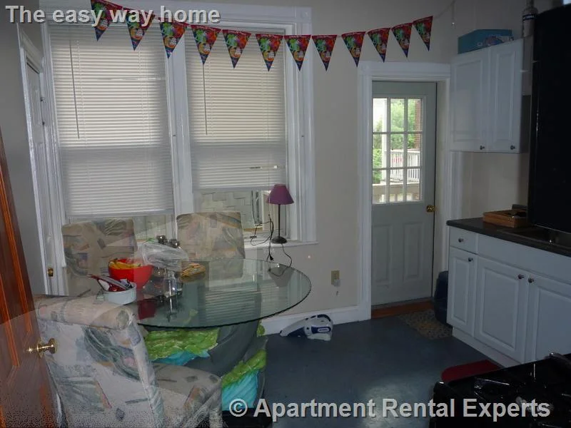 3 bed, 1 bath apartment for rent at 274 Brookline St Unit 2R, Cambridgeport — photo 2 of 9
