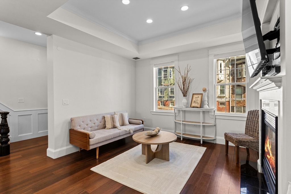 4 bed, 3 bath apartment for rent at 274 Bunker Hill St Unit SF, Charlestown — photo 5 of 38