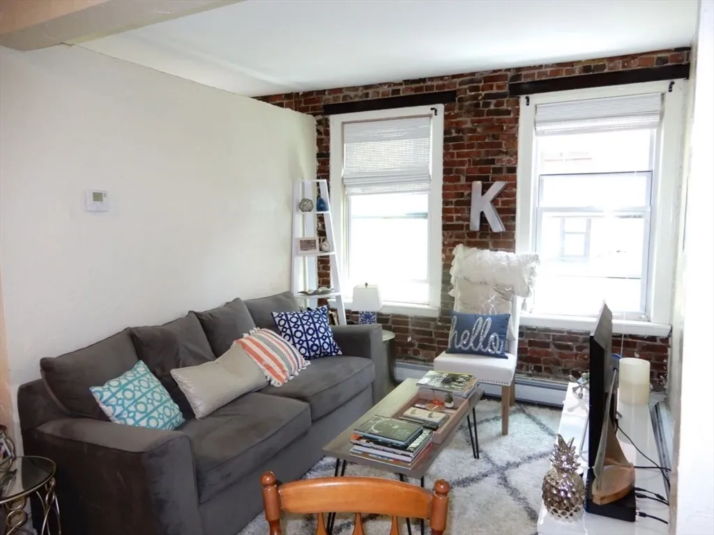 1 bed, 1 bath apartment for rent at 274 Cambridge St Unit 4, Beacon Hill — photo 1 of 12