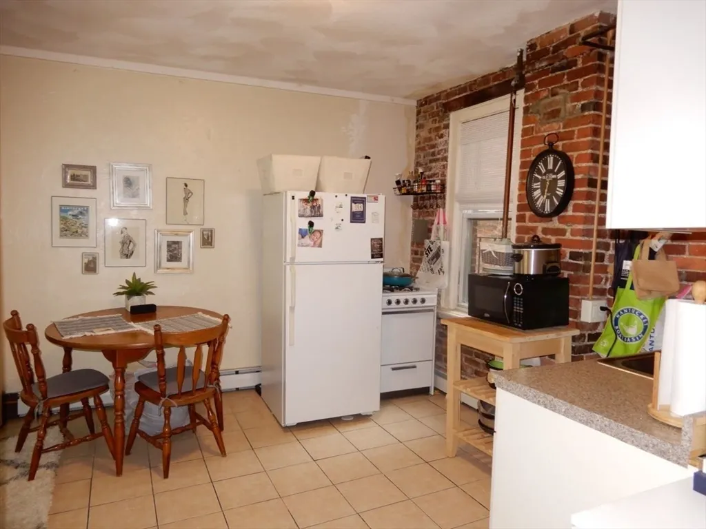 1 bed, 1 bath apartment for rent at 274 Cambridge St Unit 4, Beacon Hill — photo 4 of 12