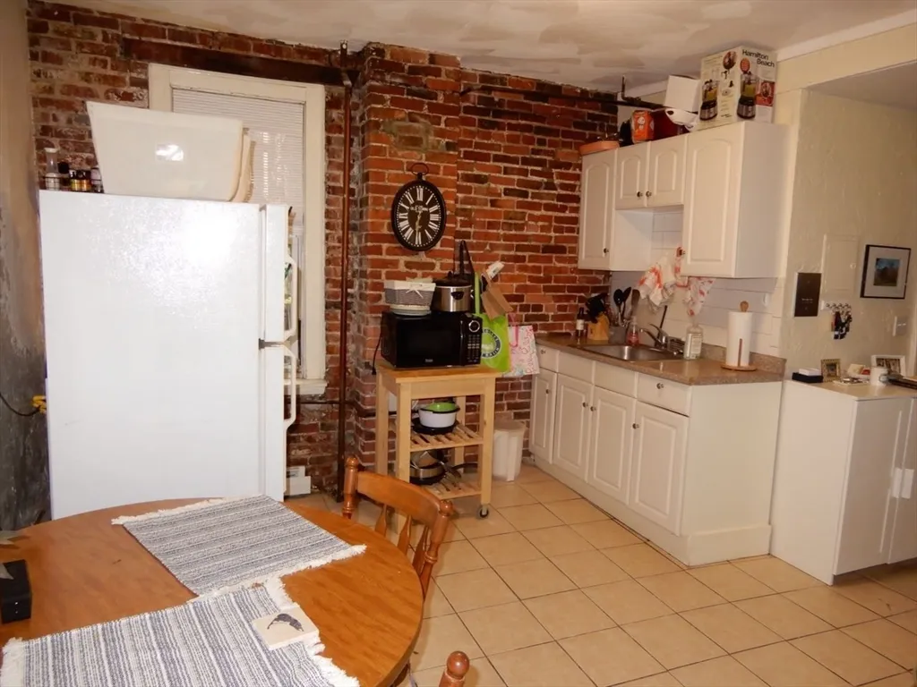 1 bed, 1 bath apartment for rent at 274 Cambridge St Unit 4, Beacon Hill — photo 5 of 12