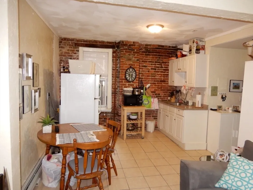 1 bed, 1 bath apartment for rent at 274 Cambridge St Unit 4, Beacon Hill — photo 3 of 12