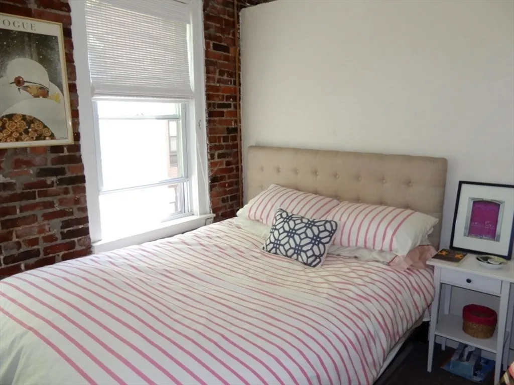 1 bed, 1 bath apartment for rent at 274 Cambridge St Unit 4, Beacon Hill — photo 7 of 12
