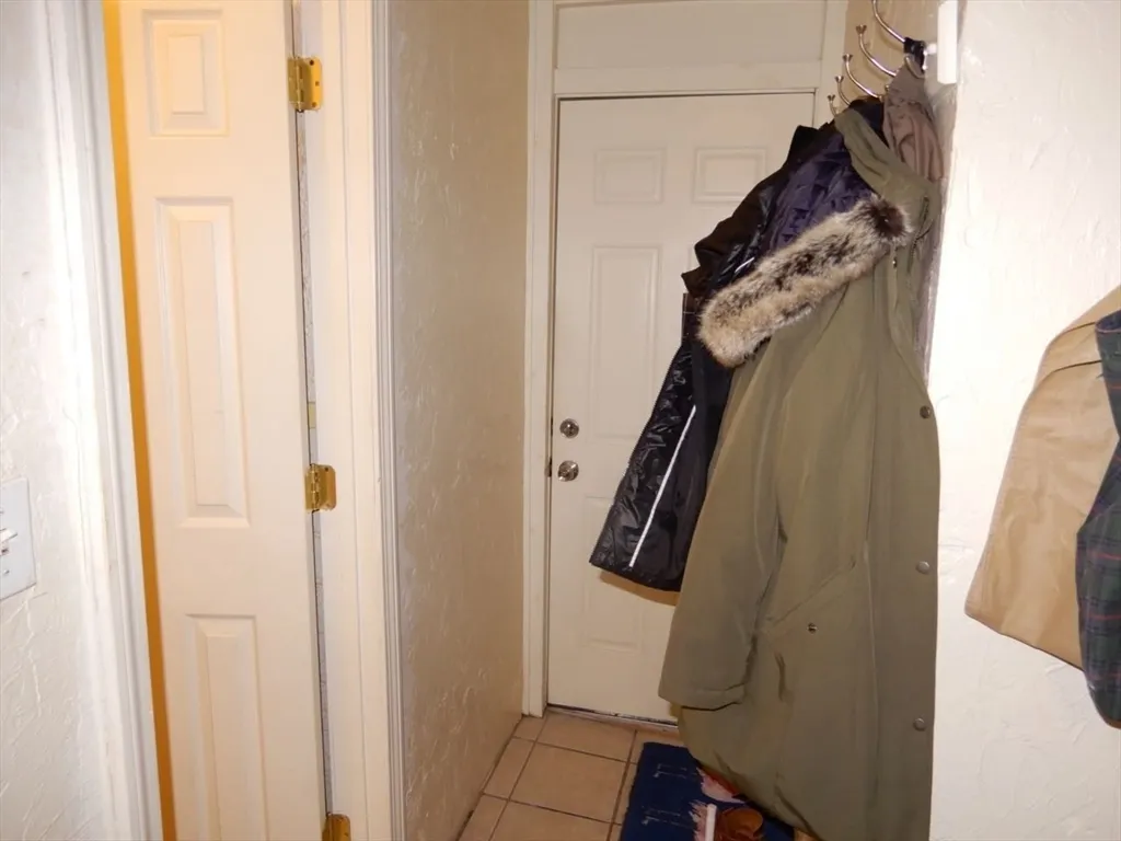 1 bed, 1 bath apartment for rent at 274 Cambridge St Unit 4, Beacon Hill — photo 9 of 12