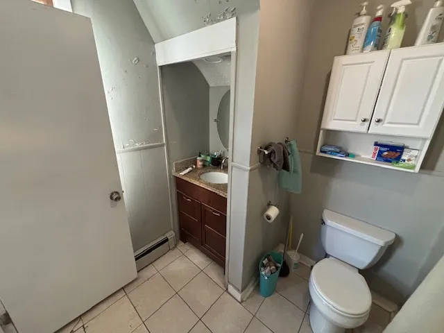 3 bed, 1.5 bath apartment for rent at 274 Cardinal Medeiros Ave Unit 1, Wellington-Harrington — photo 6 of 8