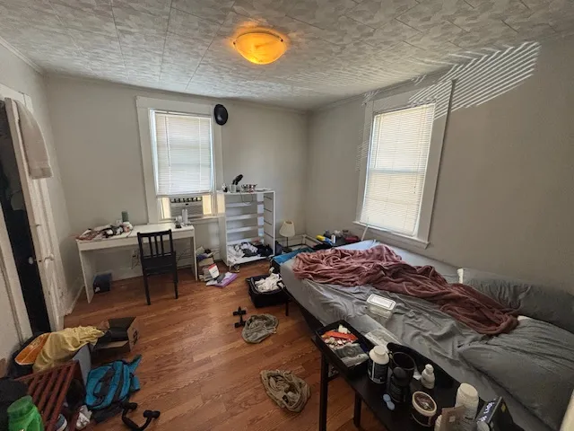 3 bed, 1.5 bath apartment for rent at 274 Cardinal Medeiros Ave Unit 1, Wellington-Harrington — photo 4 of 8