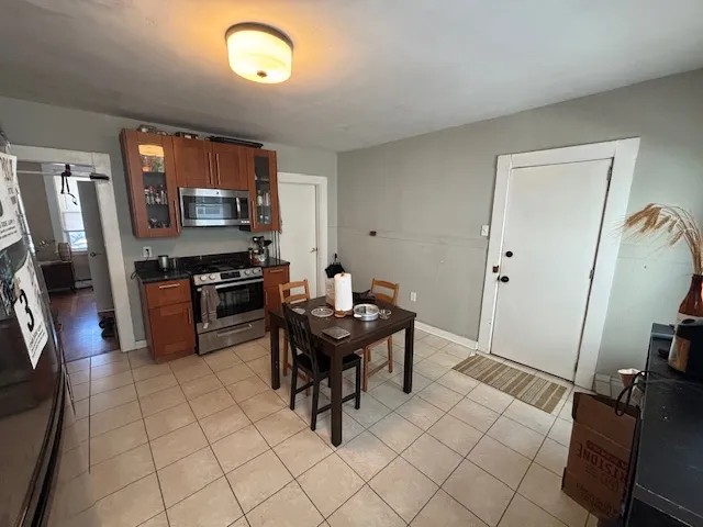 3 bed, 1.5 bath apartment for rent at 274 Cardinal Medeiros Ave Unit 1, Wellington-Harrington — photo 3 of 8