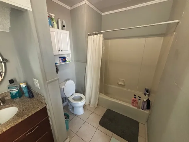 3 bed, 1.5 bath apartment for rent at 274 Cardinal Medeiros Ave Unit 1, Wellington-Harrington — photo 7 of 8