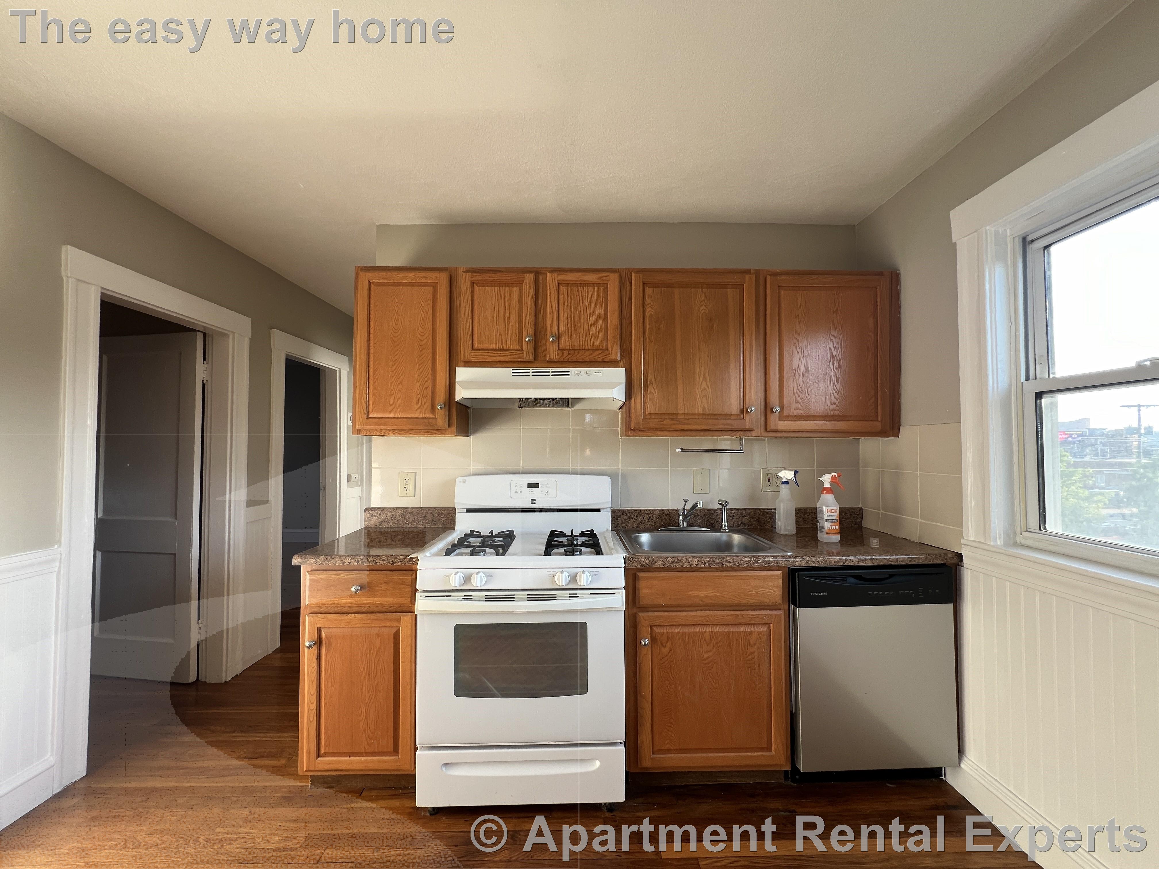 2 bed, 1 bath apartment for rent at 274 Chelsea St Unit 2, Everett — photo 3 of 14