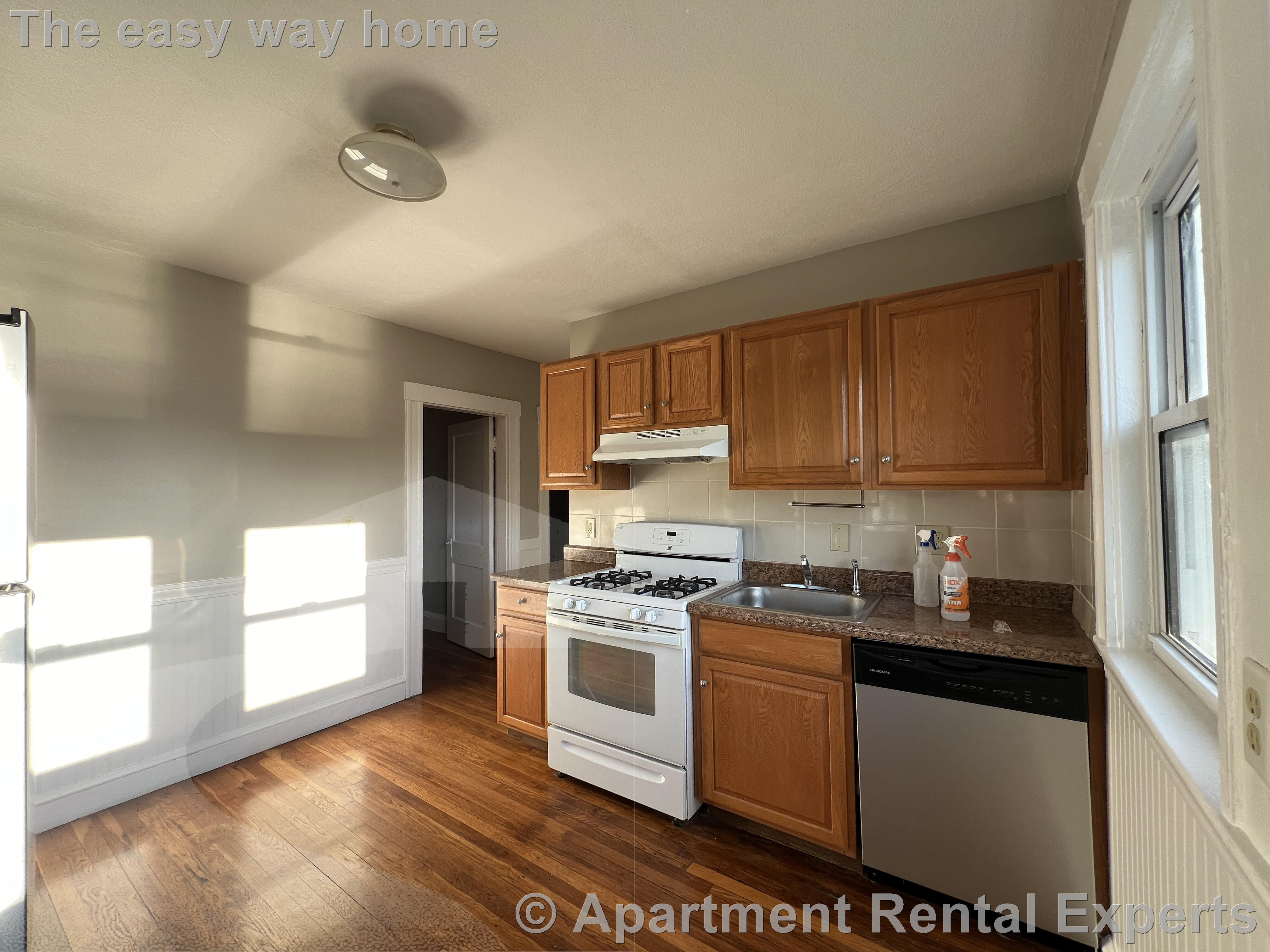 2 bed, 1 bath apartment for rent at 274 Chelsea St Unit 2, Everett — photo 2 of 14