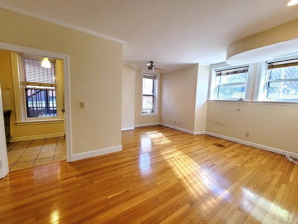 1 bed, 1 bath apartment for rent at 274 Clarendon St Unit 10, Back Bay