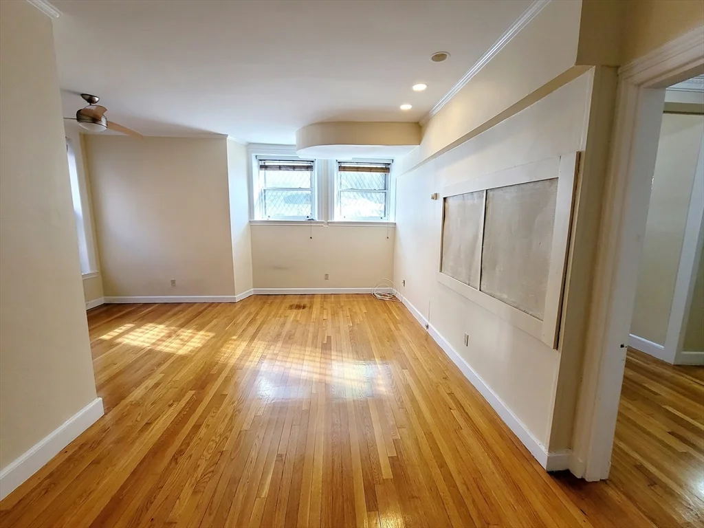 1 bed, 1 bath apartment for rent at 274 Clarendon St Unit 10, Back Bay — photo 3 of 9