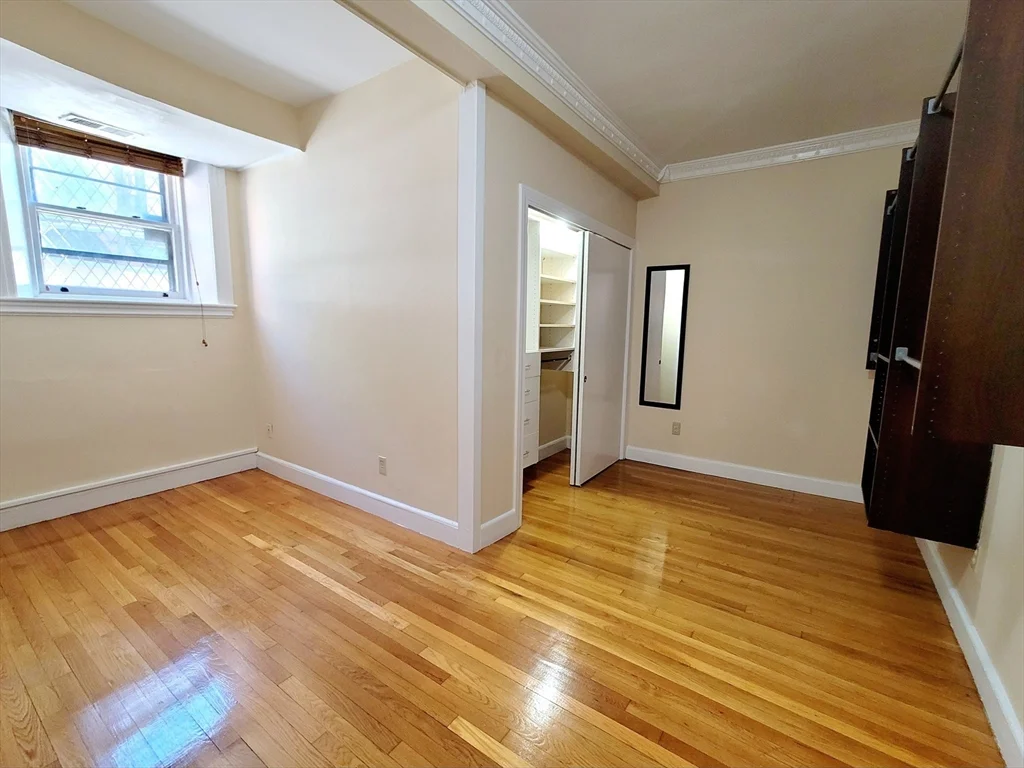 1 bed, 1 bath apartment for rent at 274 Clarendon St Unit 10, Back Bay — photo 4 of 9