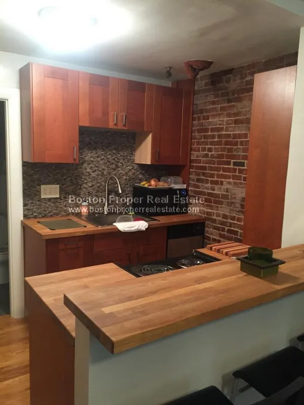 Studio bed, 1 bath apartment for rent at 274 Marlborough St Unit 3, Back Bay