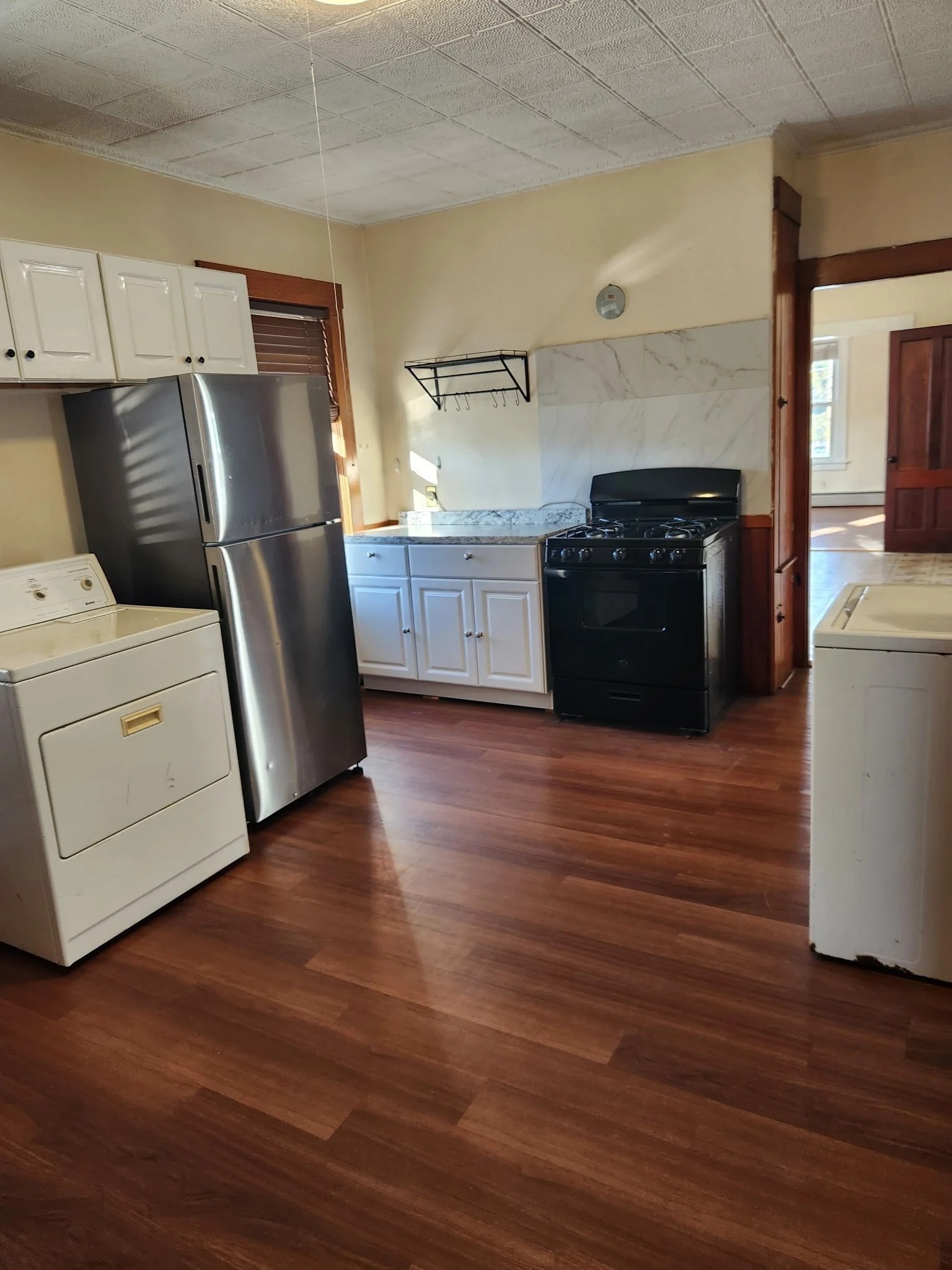 4 bed, 2 bath apartment for rent at 274 University Ave Unit 2, Pawtucketville — photo 4 of 17